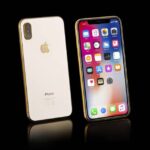 iphone xs gold classic standing e 960x640 1.jpg